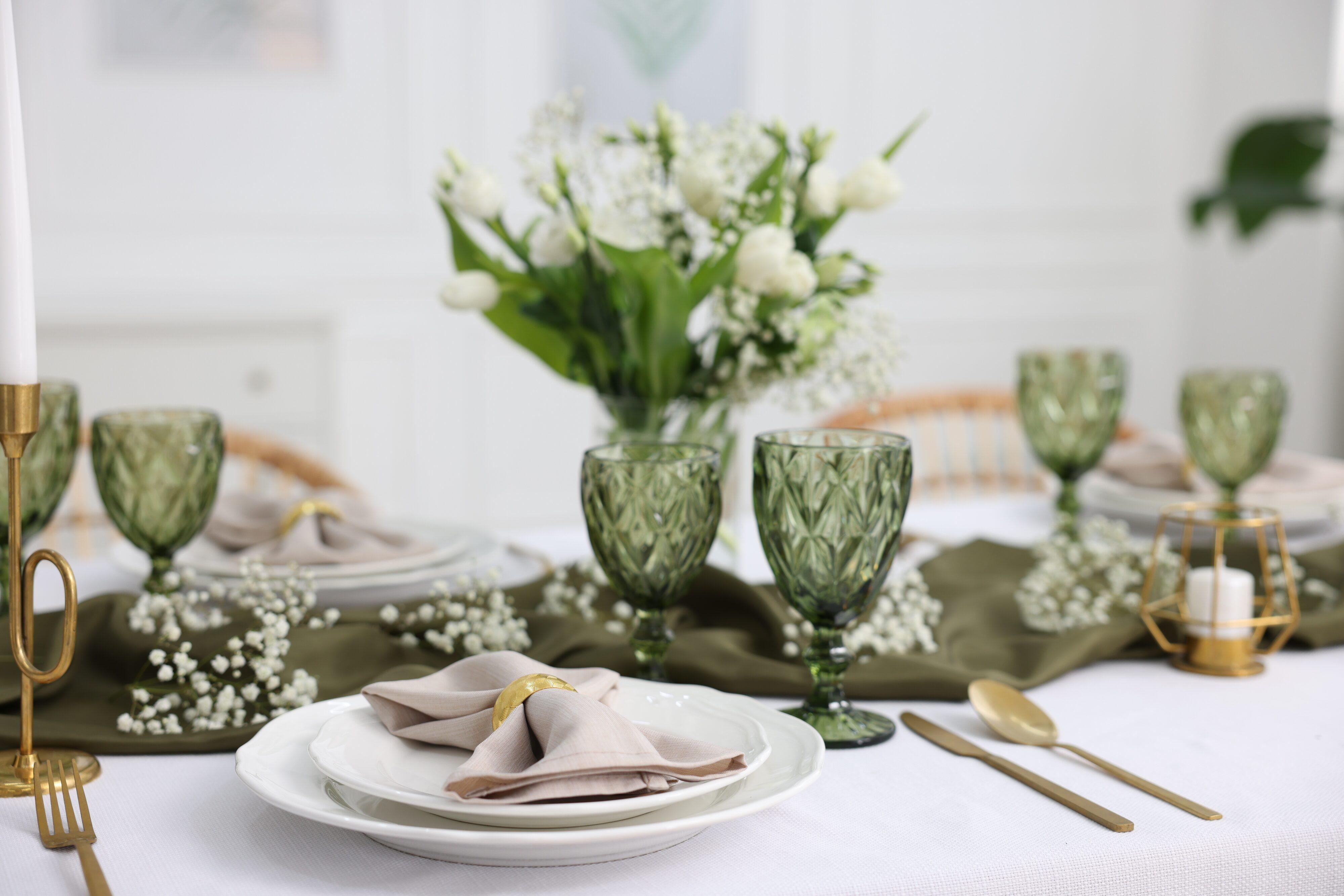 restaurant setting for mother's day
